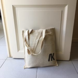 AK sac tote bag en KANVO – Image 5