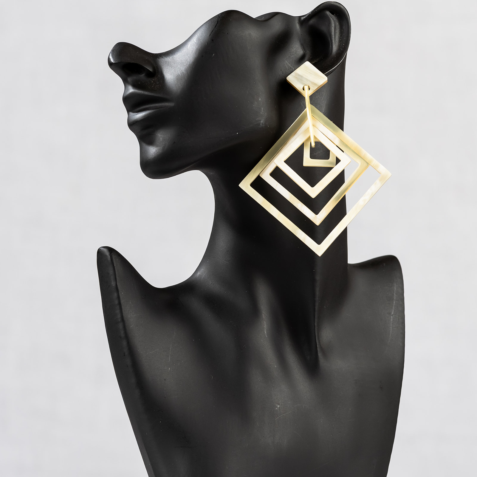 Boucles d'oreilles corne Makeba