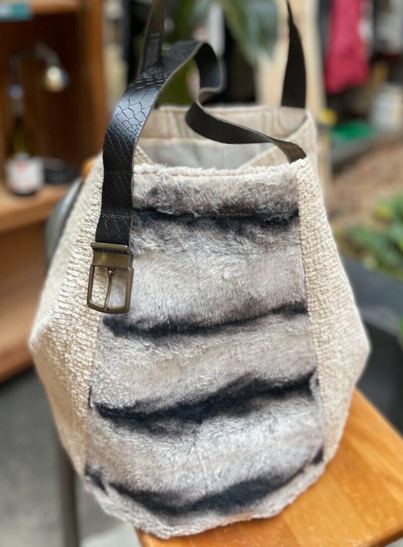KINIKINI sac cabas XL bouclette fourrure – Image 5